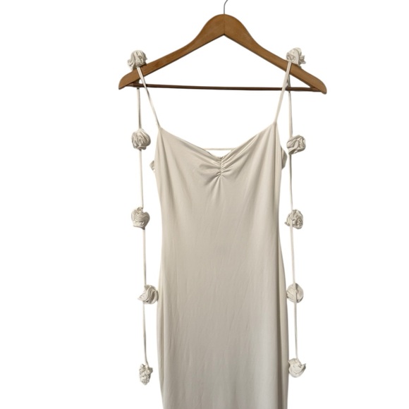 OH POLLY Aldona Jersey Trailing Floral 3D Slinky White Backless Maxi Dress - Picture 7 of 10